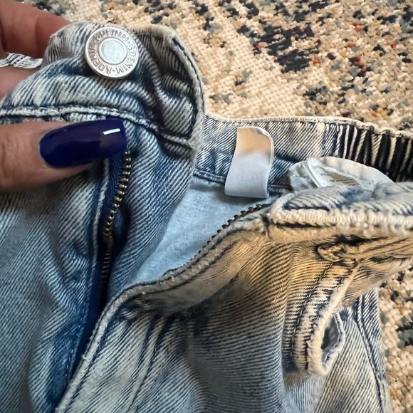Girls H&M ripped jogger jeans - Picture 8 of 9